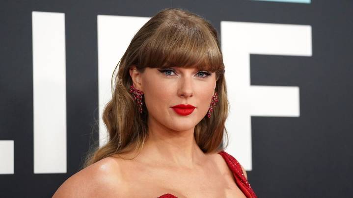 Taylor Swift's 'The Life of a Showgirl' makes history by selling 4 million copies in first week
