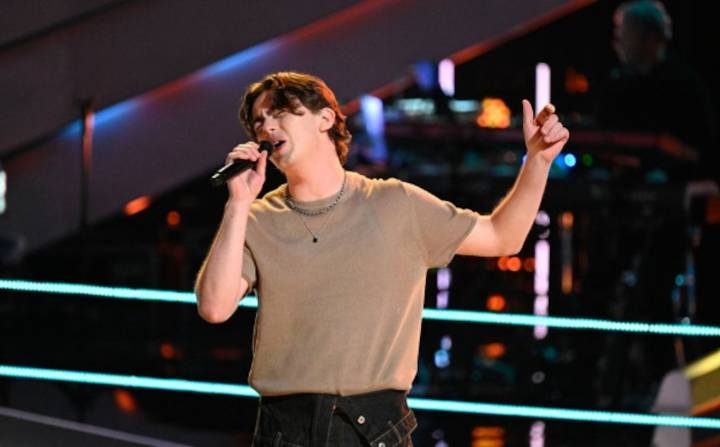 Michael Bublé calls WMU student a young Niall Horan, steals him on ‘The Voice’