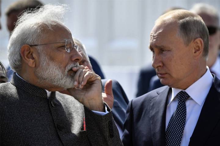 Modi Wishes Putin on Birthday, Leaders Reaffirm Strong India