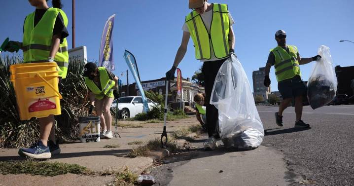 Cyclist advocacy group clears lanes and walkways along Gravois Avenue