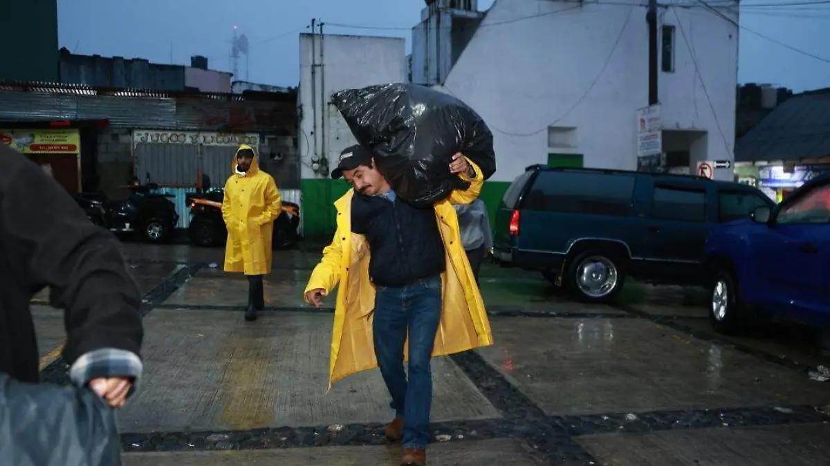Dispersan ayuda en Hidalgo tras lluvias; Huehuetla el municipio con mayor afectación