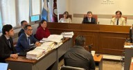 Afirman que Javier Saavedra se metió en la cama de una compañera