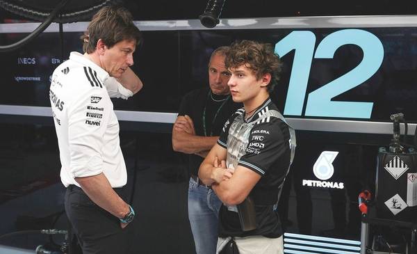 Wolff confirmó la decisión de Mercedes sobre Antonelli: “Disparate”