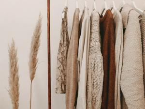 Drop-off outfits that’ll scream you’re a ‘cool mom’
