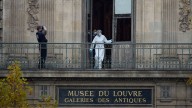La directora del Louvre quiso dimitir tras el robo pero Macron no lo aceptó