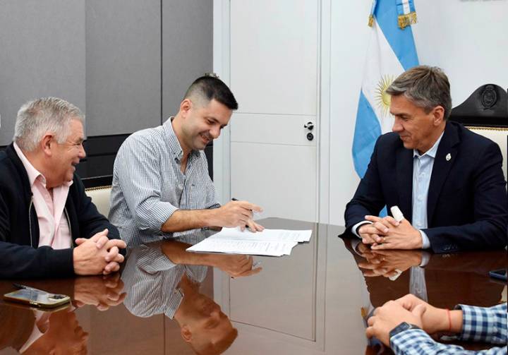 Acuerdan comenzar los trabajos de saneamiento cloacal e impacto ambiental en Sáenz Peña