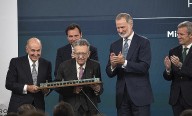 El Rey y el Foro La Toja añoran el consenso constitucional