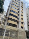 Septuagenario perdió la vida tras lanzarse de un edificio