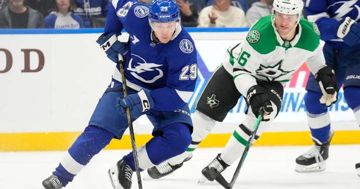 Cirelli's OT goal lifts Lightning over Stars 2