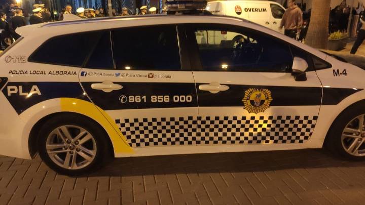 Jóvenes en patinete marcan la ruta a la Policía Local de Alboraia para detener a un hombre