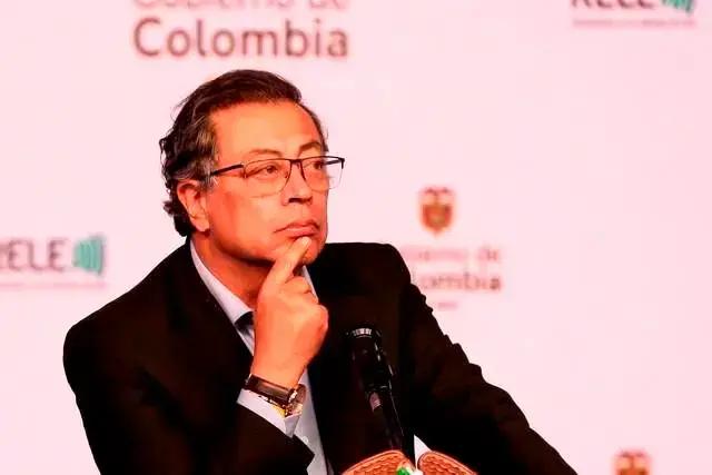 Ahorro pensional caería $145 billones si solo se invierte en Colombia, como quiere Petro: Anif