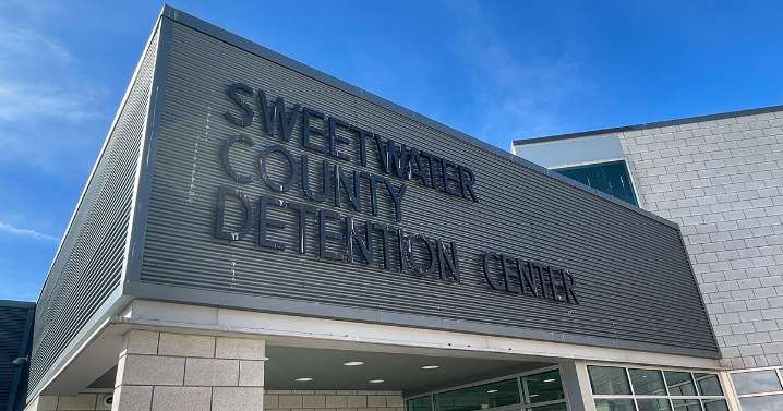 GR Man Held on $50,000 Bond After Allegedly Trying to Fight Officers