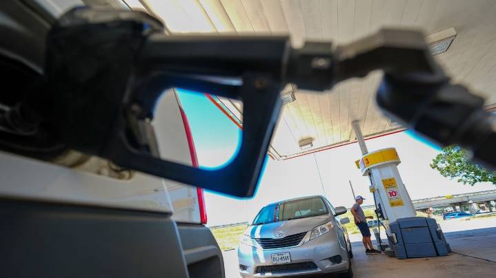 Pump prices could rise after US, EU hit Russian oil companies with new sanctions and oil spikes