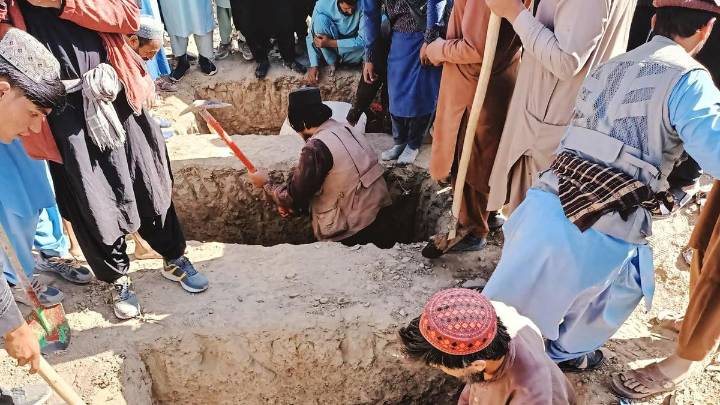 Pakistan, Afghanistan agree to immediate ceasefire