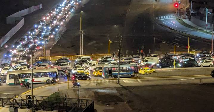 Vía Expresa Sur: Conductores esperan hasta 30 minutos para cruzar desde Surco hacia av. Los Próceres