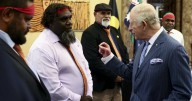 Anangu leaders meet King to mark Uluru handback