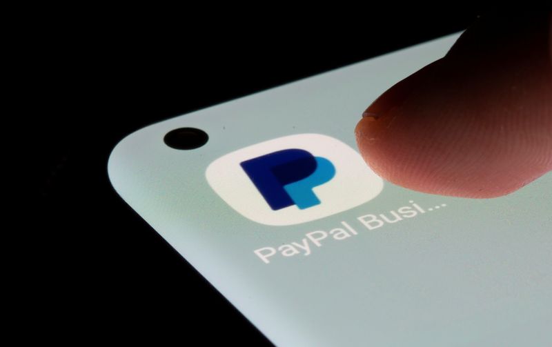 PayPal flags smaller basket sizes, cautious shoppers amid macro uncertainty
