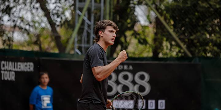 Con la mira puesta en la cima del tenis mundial, así es el recorrido de una promesa argentina para destacarse en un mar de talentos