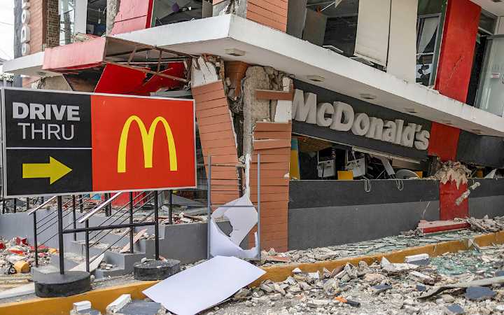 Cerca de 70 muertos por sismo de magnitud 6.9 en el centro de Filipinas