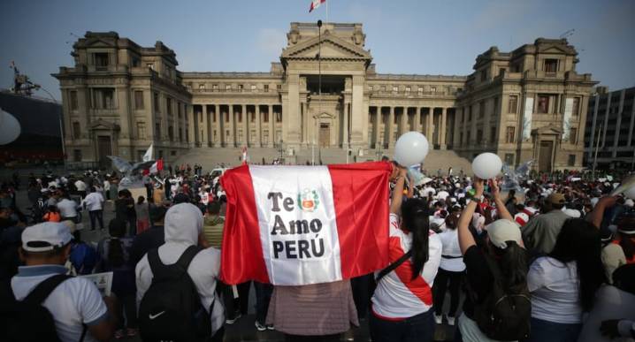 Así se realizó marcha por la paz y en defensa de la PNP (FOTOS)