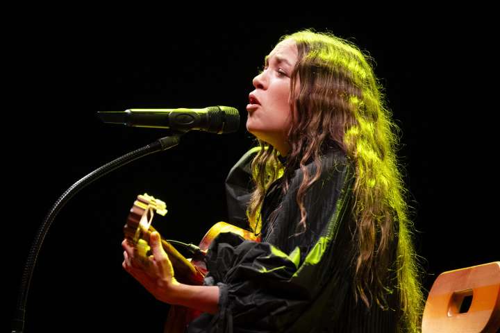 Natalia Lafourcade estrena ‘La Cometierra’, el tema principal de serie sobre desaparecidos