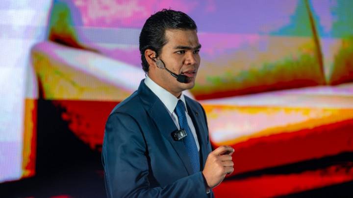 Bangente inaugura oficinas en Cubo Negro y estrena kiosco de autoservicio