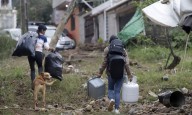 Jueces y senadores donan parte de su salario a damnificados por lluvias en México