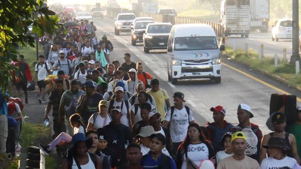 Nueva caravana migrante sale rumbo a Ciudad de México y descarta llegar a EE.UU.