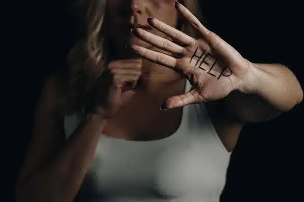 El Consulado de México en Phoenix Lanza Campaña Contra la Violencia Doméstica