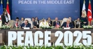 Trump firma en Egipto el acuerdo de paz para Gaza rodeado de líderes mundiales