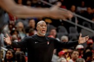 NBA suspende sueldos de jugador Rozier y de entrenador de Portland