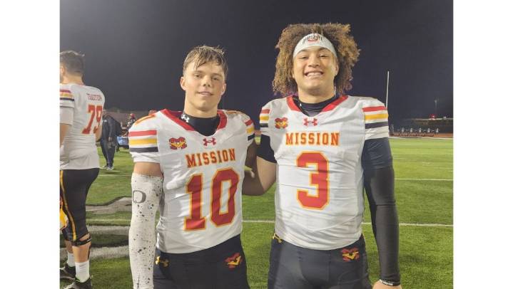 Top-ranked Mission Viejo football gets past Edison despite a few missteps – Orange County Register