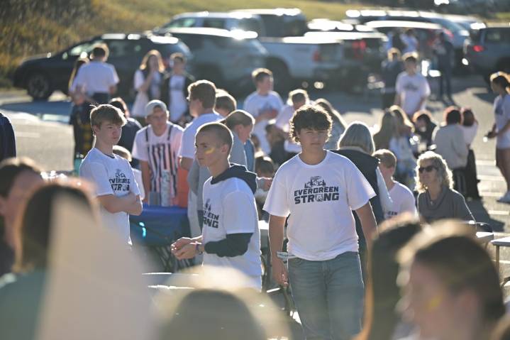 Evergreen High School holds homecoming a month after shooting
