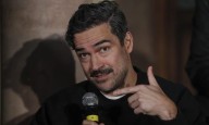 Alfonso Herrera: “Abrirse emocionalmente en cámara es más complicado que quitarse la ropa”