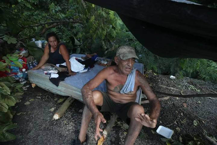 Luego de 48 horas que inició la inundación, Álamo, Veracruz sigue sin luz, sin teléfono y prácticamente sin ayuda