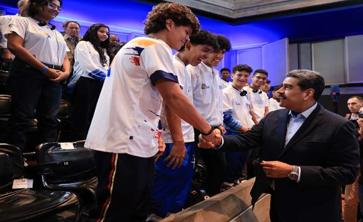 Ejecutivo: La bomba atómica de Venezuela es el semillero científico de la Generación Genial 30 de octubre de 2025 | País Durante su discurso en el 1er. Congreso Internacional Espacial el Mandatario Na