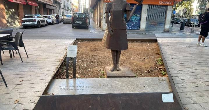 Pere Garau más verde: piden que la plaza Encarna Viñas deje de ser un urinario de perros