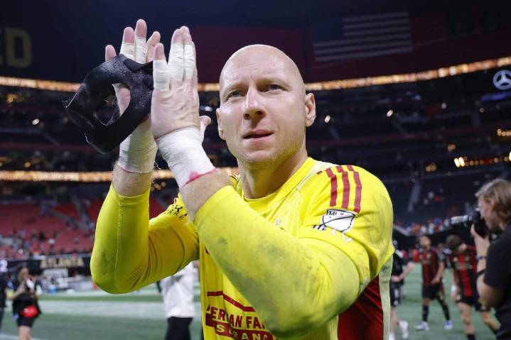 Former USMNT goalkeeper Brad Guzan announces retirement