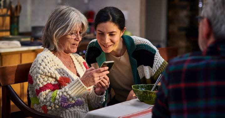 Pensioners at risk of ‘shameful’ and dangerous text messages over the winter