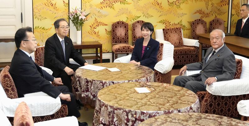 Japan's ruling coalition splits, throwing Takaichi's PM bid into doubt