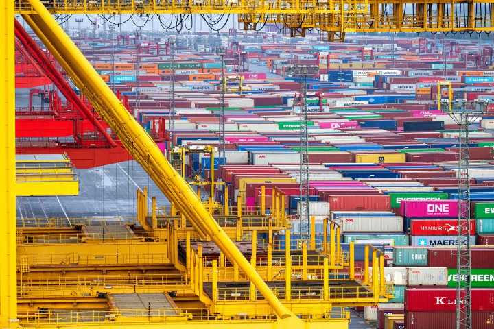 Trump sopesa aumento “masivo” de aranceles a importaciones chinas