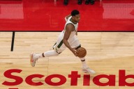 116-122. Los Raptors inician la temporada en casa con una derrota ajustada ante los Bucks