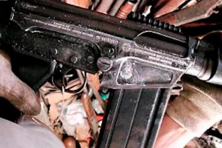 Encontraron un FAL argentino en poder del Comando Vermelho de Brasil