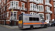 Pedraz abre juicio oral al acusado de espiar a Assange en la embajada de Ecuador en Londres