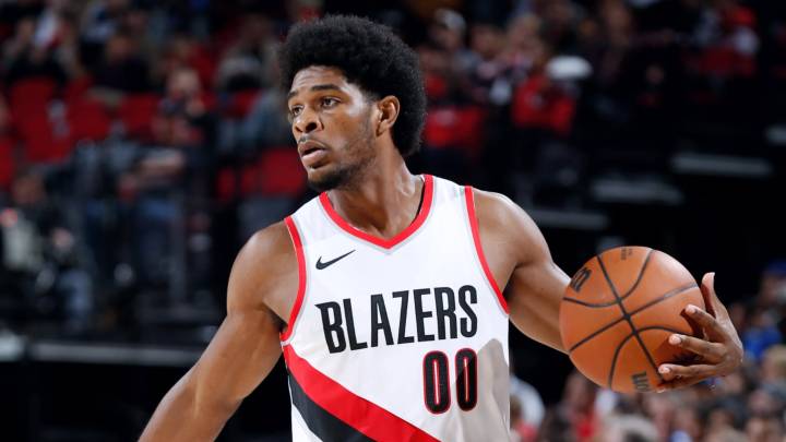 Trail Blazers ink three to extensions