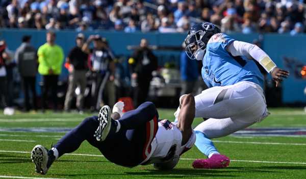 New coach, same result: Titans lose to Patriots 31
