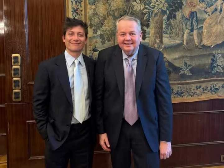 Pesimismo en el Gobierno por las derrotas en la Justicia y el Congreso, mientras apuestan al swap con Estados Unidos