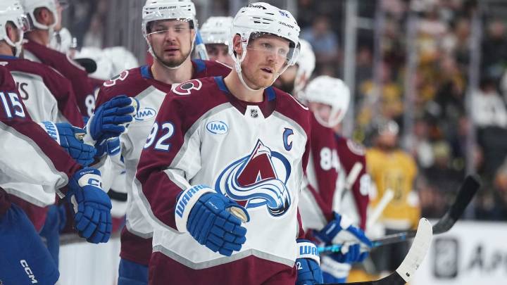 Landeskog healthy, excited to play ‘right off the bat’ for Avalanche