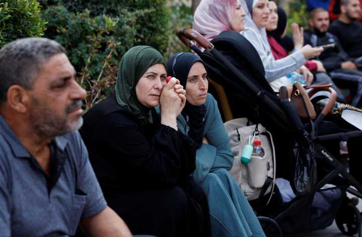Huge crowds in Gaza await released Palestinian prisoners