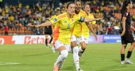 Leicy Santos y Linda Caicedo guían a Colombia en la goleada 4-1 a Perú en el debut de la Liga de Naciones